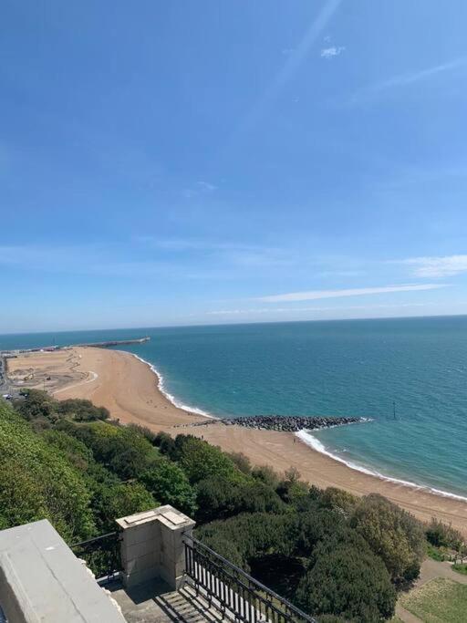 Beautifully Appointed, Period Seaside Apartment Folkestone Kültér fotó